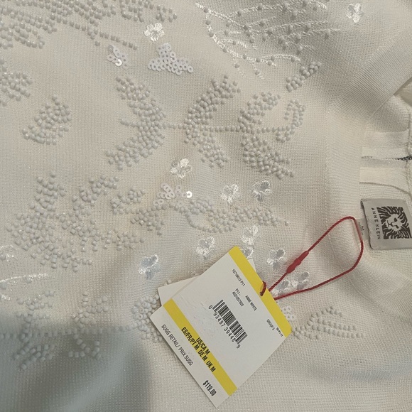 Anne Klein NWT white embroidered top size medium - Picture 2 of 3